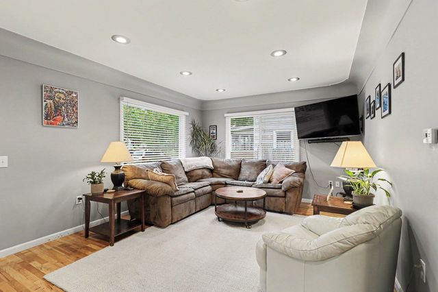 2056 Arnold Avenue SW, Wyoming, MI 49418