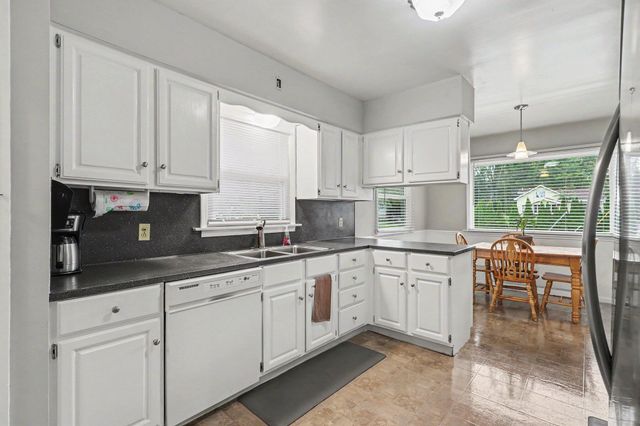 2056 Arnold Avenue SW, Wyoming, MI 49418