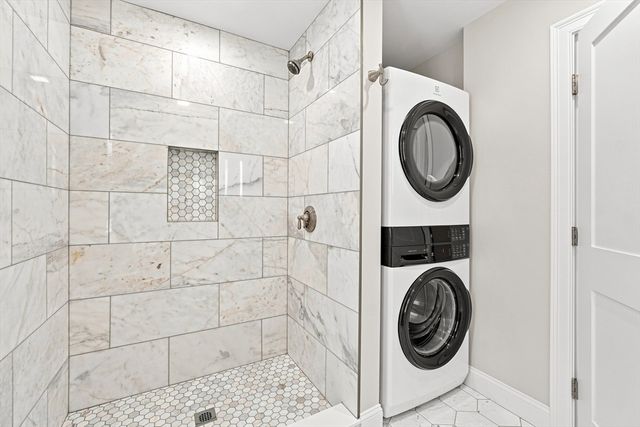 517 E 3rd 1, Boston, MA 02127
