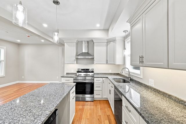 517 E 3rd 1, Boston, MA 02127