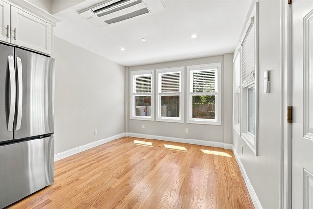 517 E 3rd 1, Boston, MA 02127