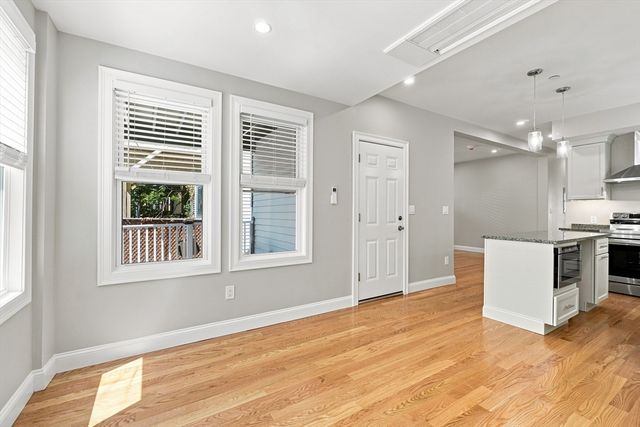 517 E 3rd 1, Boston, MA 02127