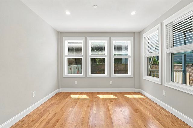 517 E 3rd 1, Boston, MA 02127