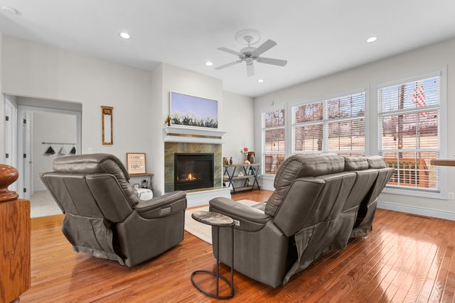 807 Silvercliff Way, Branson West, MO 65737