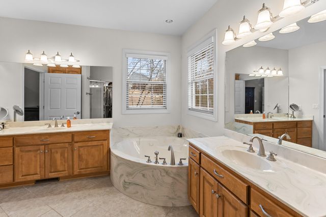 807 Silvercliff Way, Branson West, MO 65737