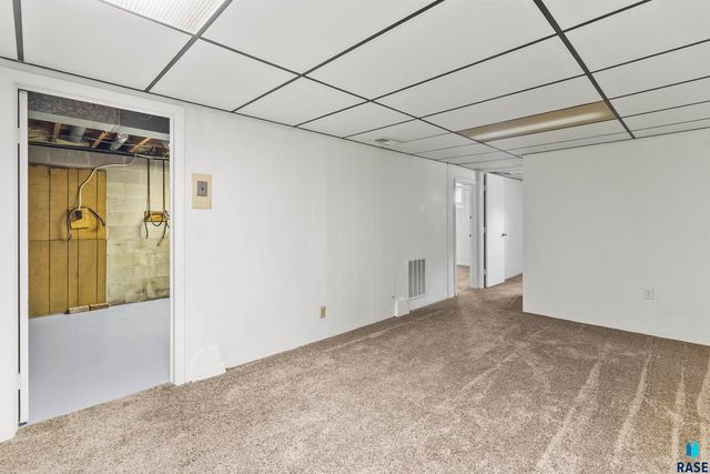 1708 N Mable Ave, Sioux Falls, SD 57103