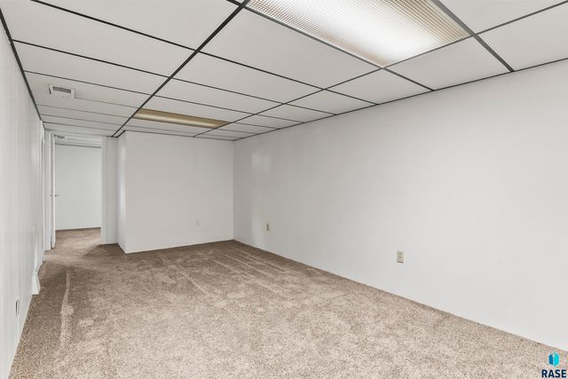 1708 N Mable Ave, Sioux Falls, SD 57103