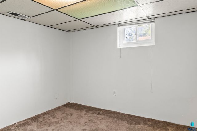 1708 N Mable Ave, Sioux Falls, SD 57103