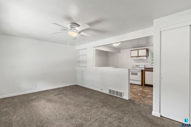 1708 N Mable Ave, Sioux Falls, SD 57103