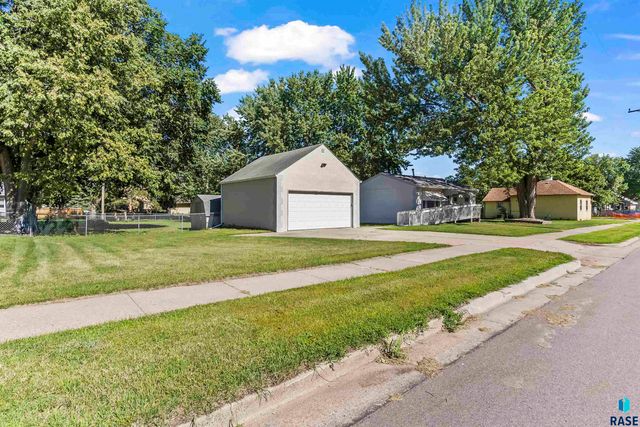 1708 N Mable Ave, Sioux Falls, SD 57103