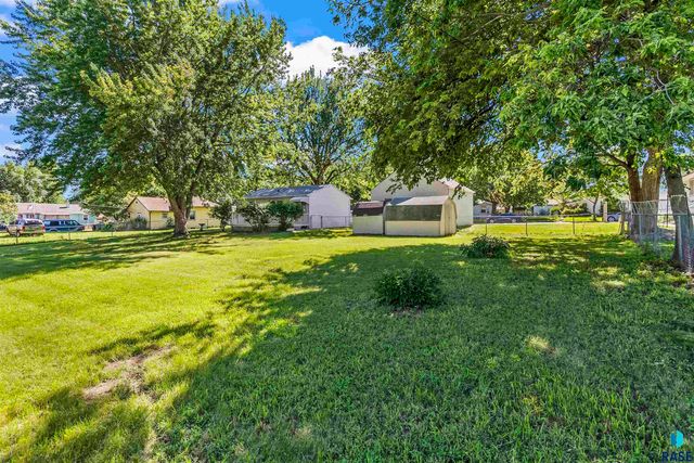 1708 N Mable Ave, Sioux Falls, SD 57103