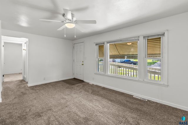 1708 N Mable Ave, Sioux Falls, SD 57103