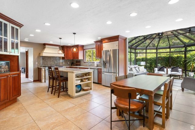 4049 E PROSPECTOR DR, Cottonwood Heights, UT 84121