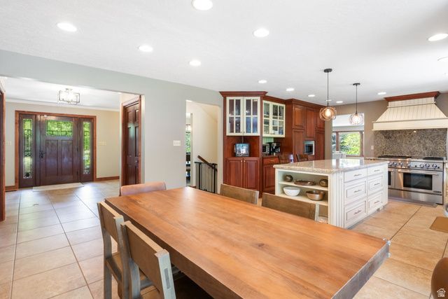 4049 E PROSPECTOR DR, Cottonwood Heights, UT 84121