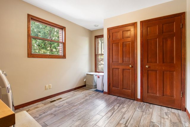 4049 E PROSPECTOR DR, Cottonwood Heights, UT 84121