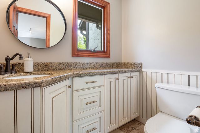 4049 E PROSPECTOR DR, Cottonwood Heights, UT 84121