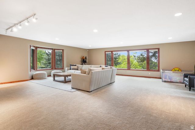 4049 E PROSPECTOR DR, Cottonwood Heights, UT 84121