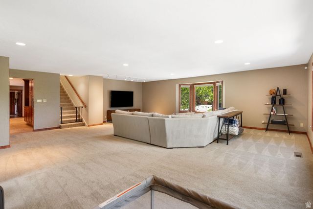4049 E PROSPECTOR DR, Cottonwood Heights, UT 84121