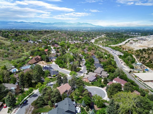 4049 E PROSPECTOR DR, Cottonwood Heights, UT 84121