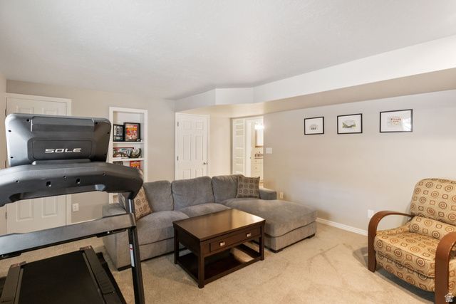 4049 E PROSPECTOR DR, Cottonwood Heights, UT 84121