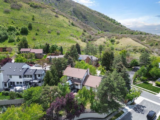 4049 E PROSPECTOR DR, Cottonwood Heights, UT 84121