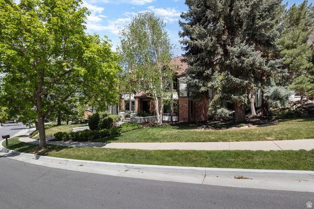 4049 E PROSPECTOR DR, Cottonwood Heights, UT 84121