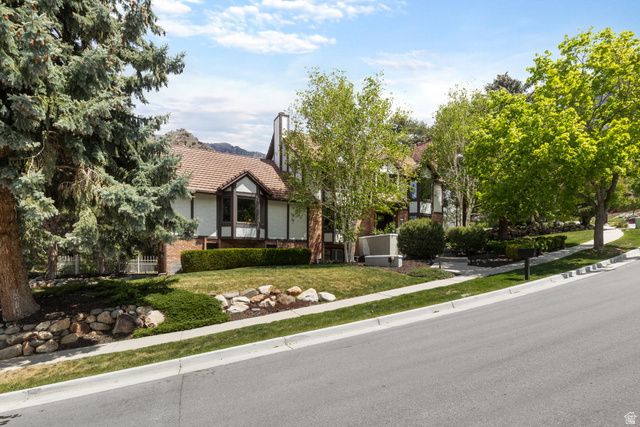 4049 E PROSPECTOR DR, Cottonwood Heights, UT 84121