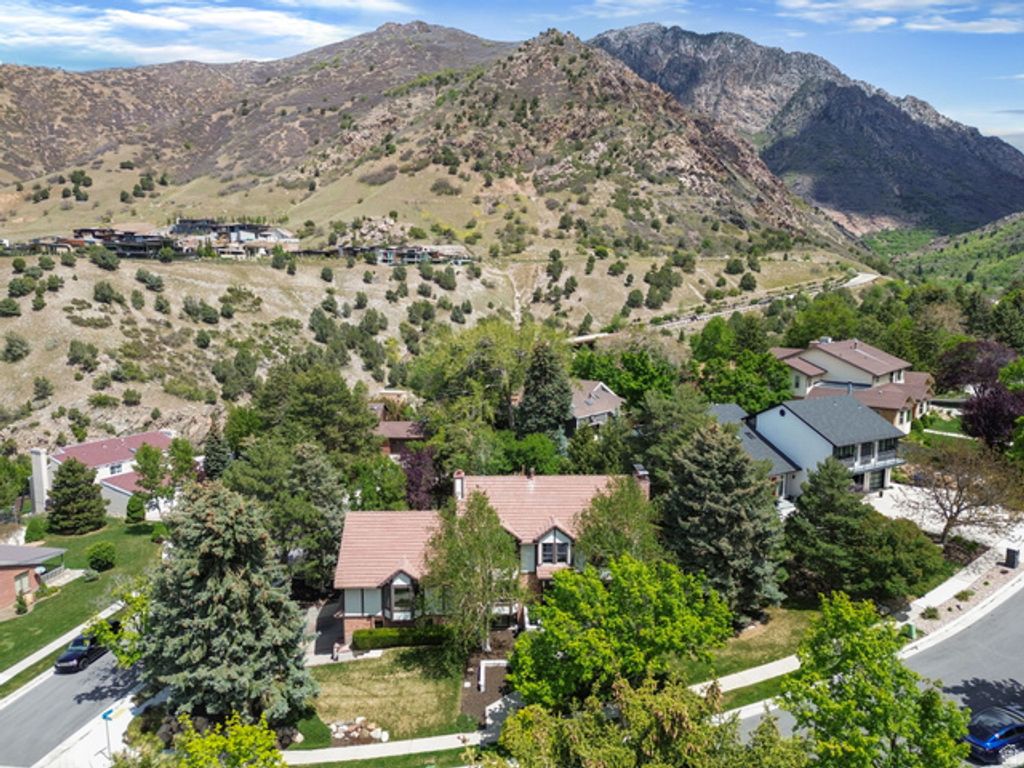 4049 E PROSPECTOR DR, Cottonwood Heights, UT 84121 — photo 2