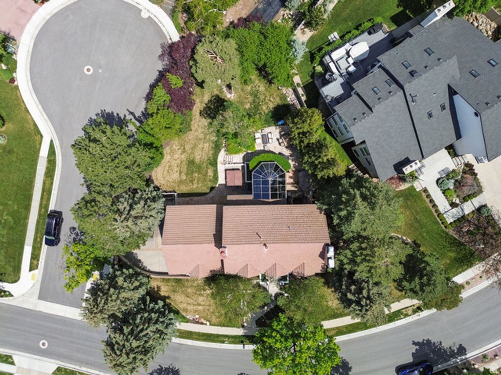 4049 E PROSPECTOR DR, Cottonwood Heights, UT 84121 — photo 4