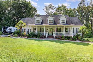 3850 Oakdale Road, Charlotte, NC 28216