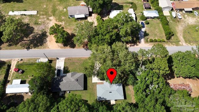 5621 Kingery Rd, Milton, FL 32583