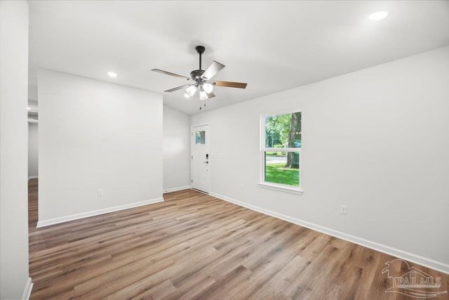 5621 Kingery Rd, Milton, FL 32583