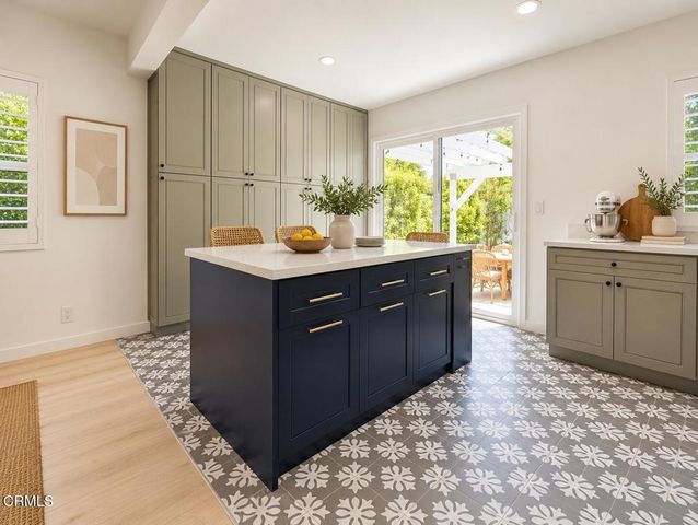 10332 Woodbridge Street, Toluca Lake, CA 91602