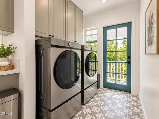 10332 Woodbridge Street, Toluca Lake, CA 91602
