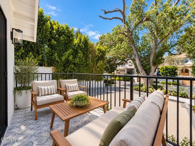 10332 Woodbridge Street, Toluca Lake, CA 91602