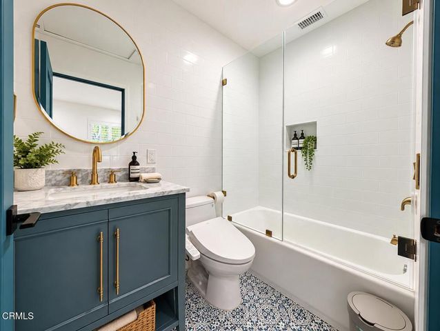 10332 Woodbridge Street, Toluca Lake, CA 91602