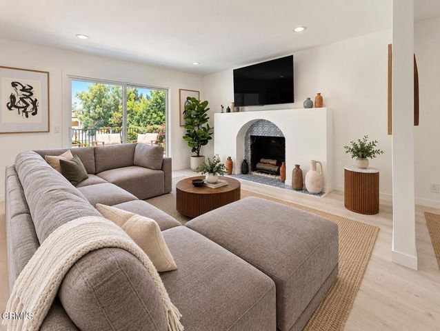 10332 Woodbridge Street, Toluca Lake, CA 91602