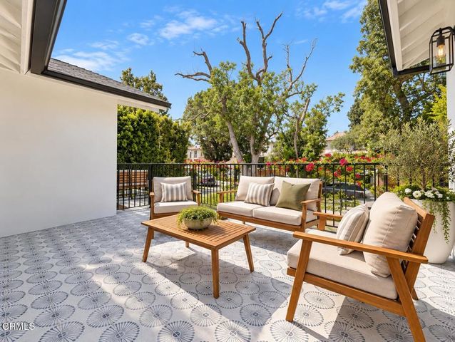 10332 Woodbridge Street, Toluca Lake, CA 91602