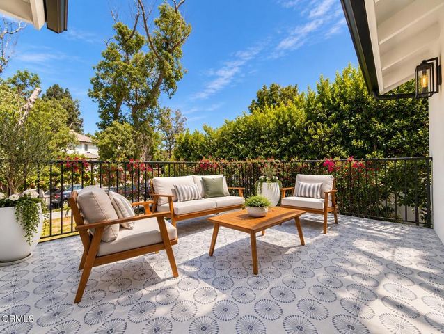 10332 Woodbridge Street, Toluca Lake, CA 91602