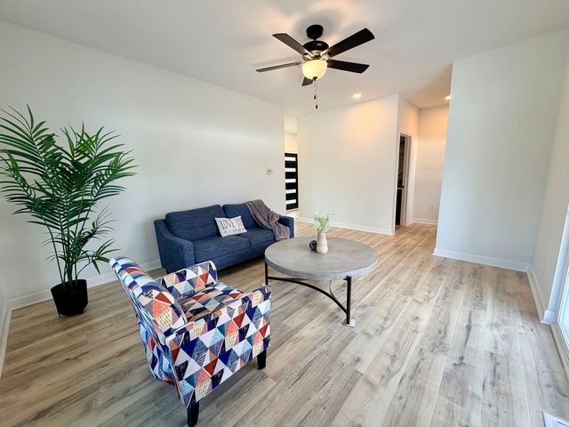 1480 Raymond Street Raymond Street, South Elgin, IL 60177