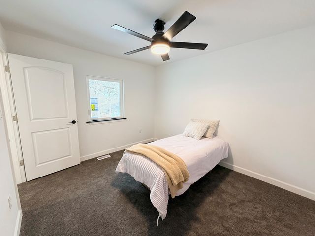 1480 Raymond Street Raymond Street, South Elgin, IL 60177