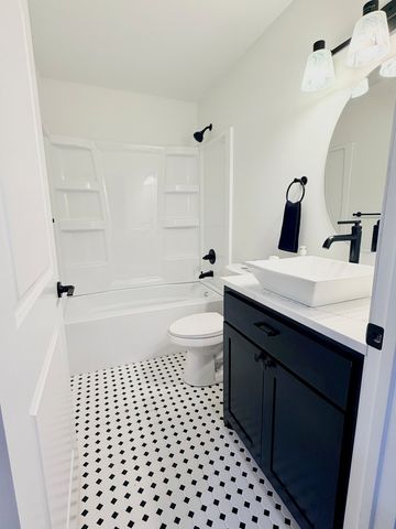 1480 Raymond Street Raymond Street, South Elgin, IL 60177