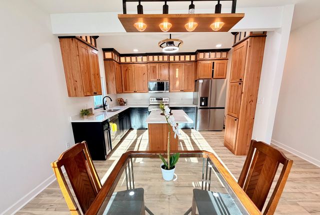 1480 Raymond Street Raymond Street, South Elgin, IL 60177