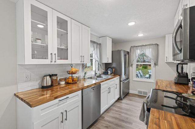 5929 Camden Avenue N, Brooklyn Center, MN 55430