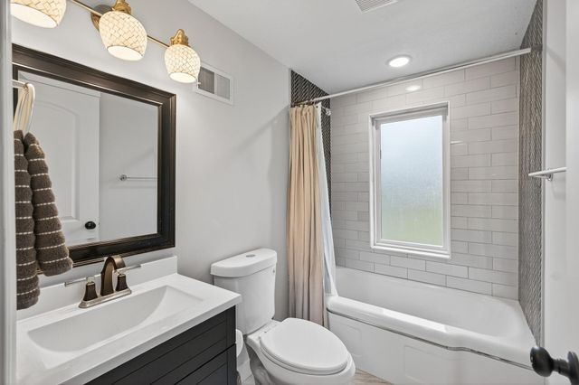 5929 Camden Avenue N, Brooklyn Center, MN 55430