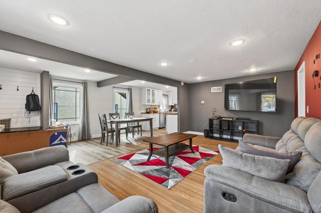 5929 Camden Avenue N, Brooklyn Center, MN 55430