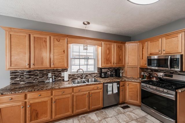 111 Highland Rdg, Hendersonville, TN 37075