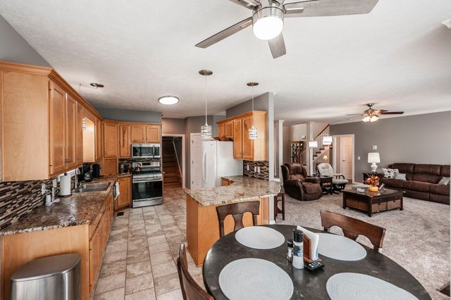 111 Highland Rdg, Hendersonville, TN 37075