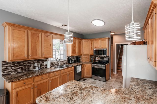 111 Highland Rdg, Hendersonville, TN 37075