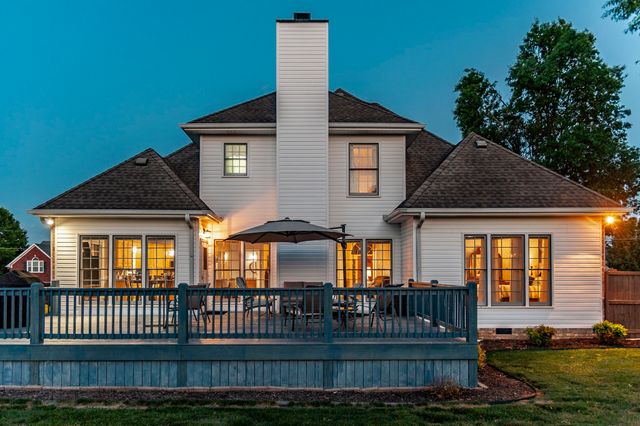 111 Highland Rdg, Hendersonville, TN 37075